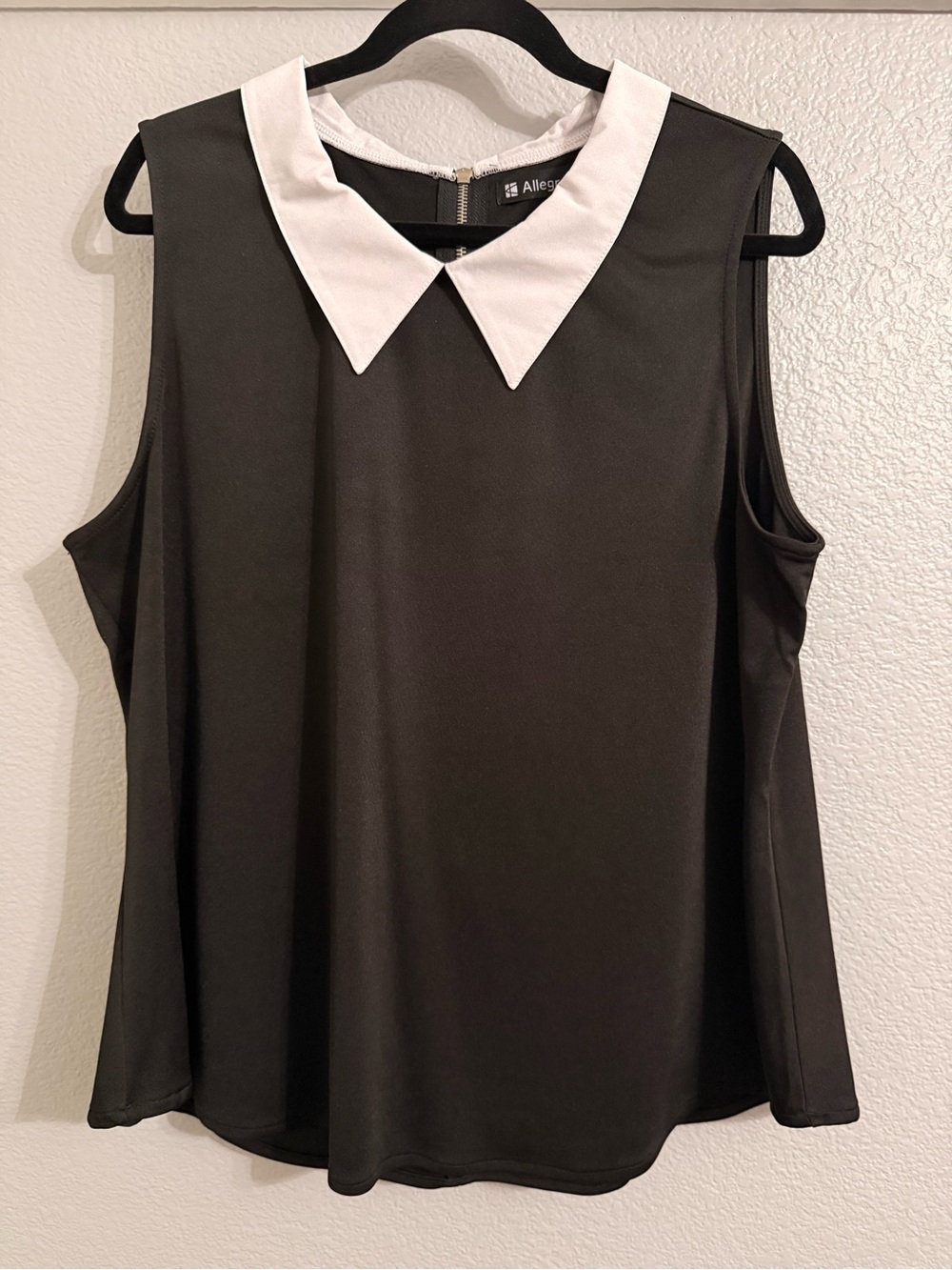 Allegra K Black Sleeveless Top with White Peter Pan Collar